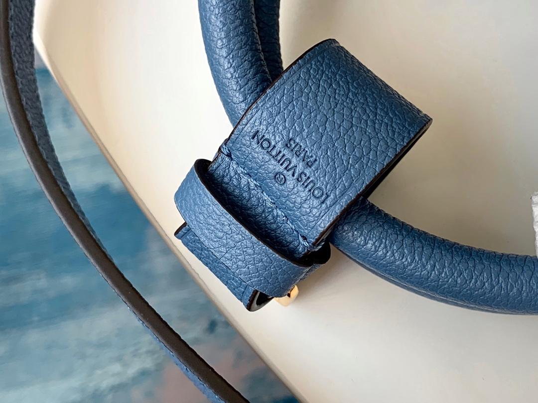 L0vis Vvtt0n Montaigne BB M4431 Blue