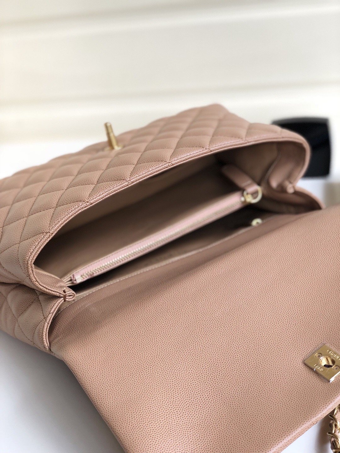 Ch**el Coco Handle Gold Caviar Camel 28 cm
