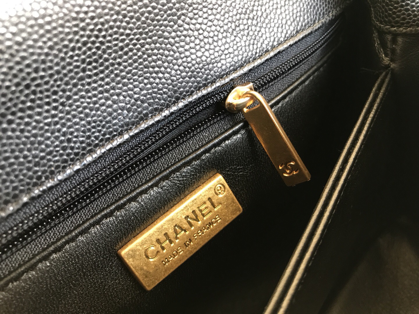 Ch**el Coco Handle Gold Caviar Black 24 cm