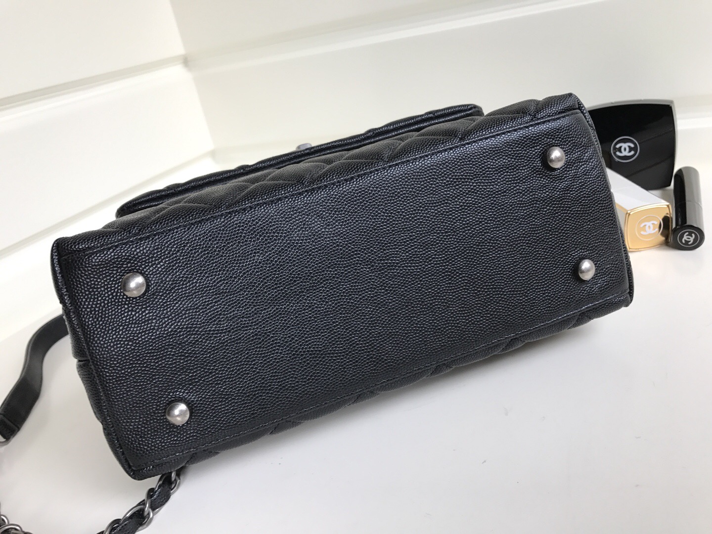 Ch**el Coco Handle Silver Caviar Black 24cm