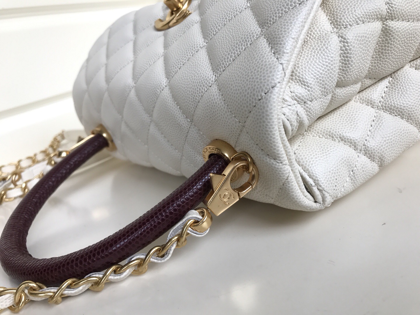 Chenal Coco Handle Gold Caviar White 24 cm
