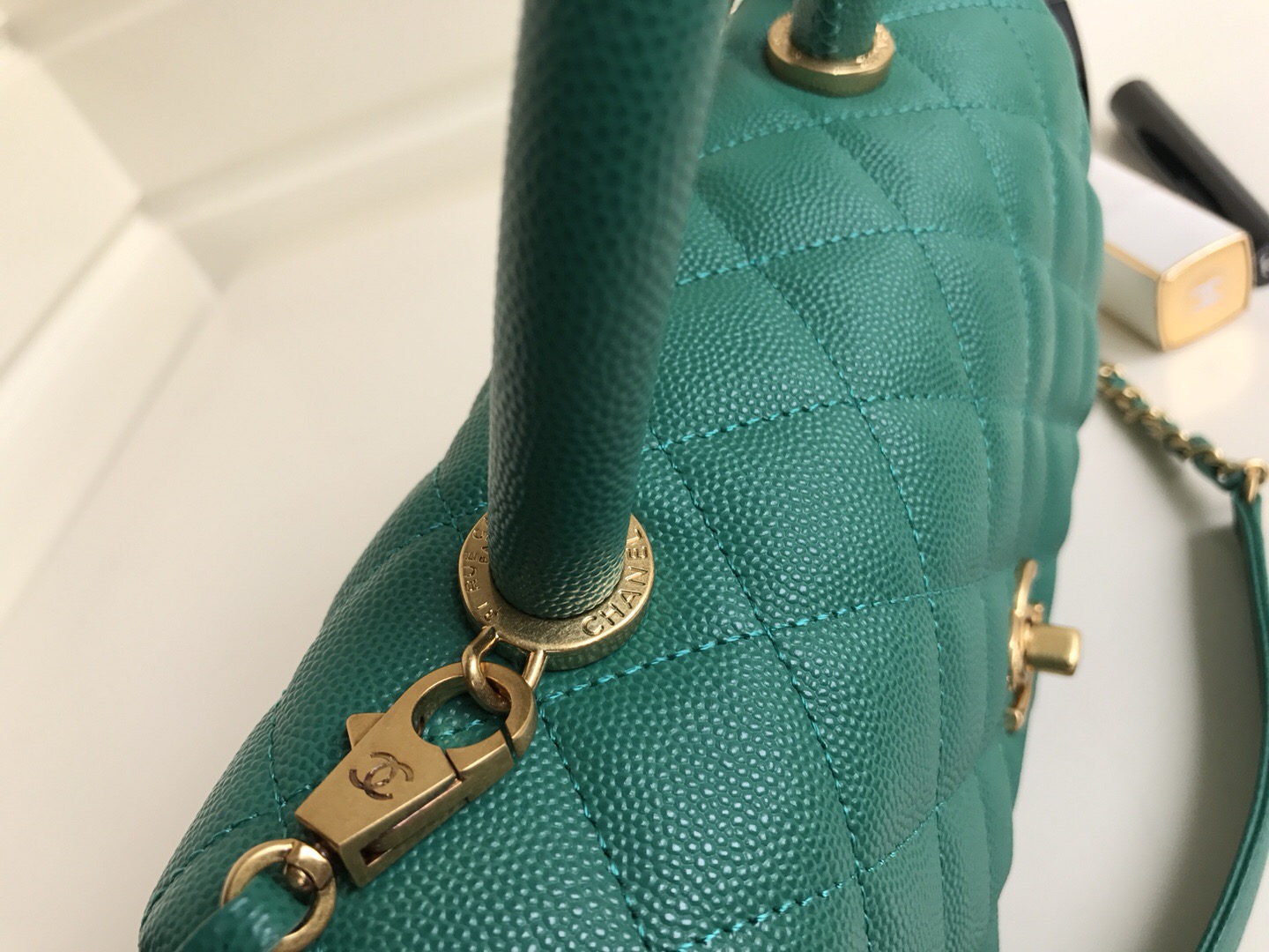 Ch**el Coco Handle Gold Caviar Light Green 24 cm