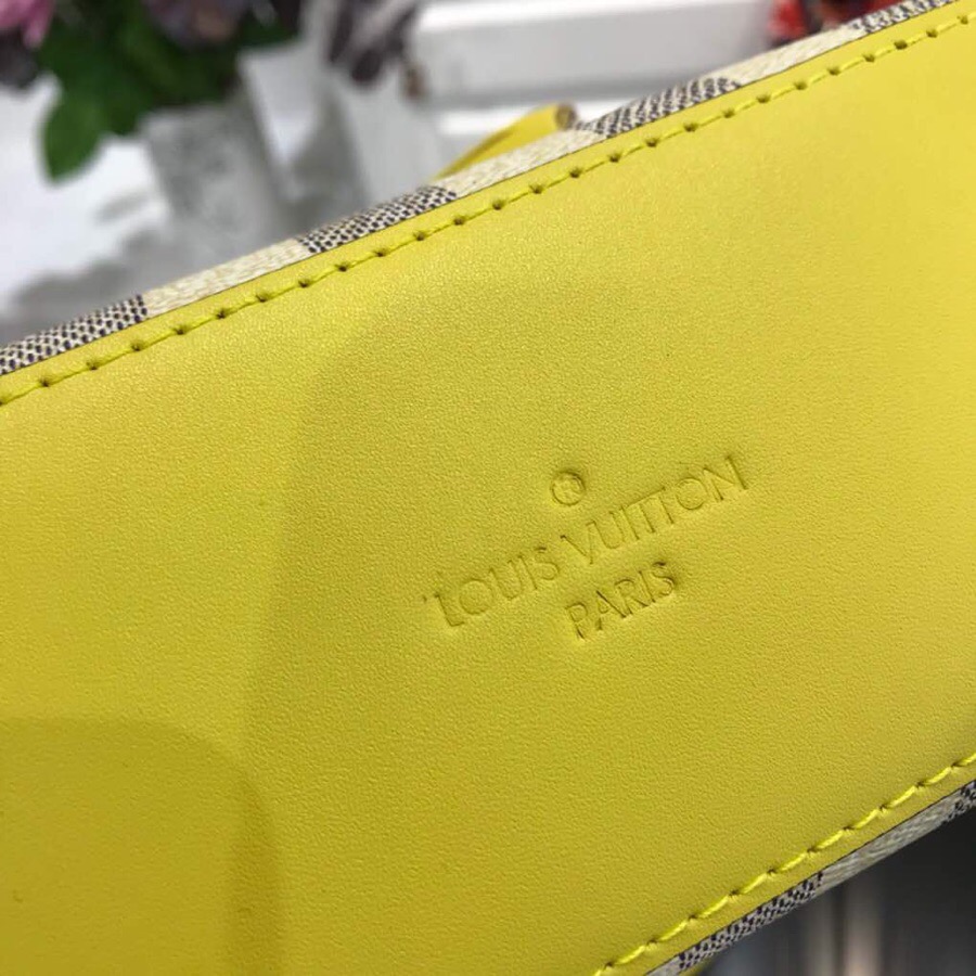 L0vis Vvtt0n Saintonge Damier Azur Canvas N40154