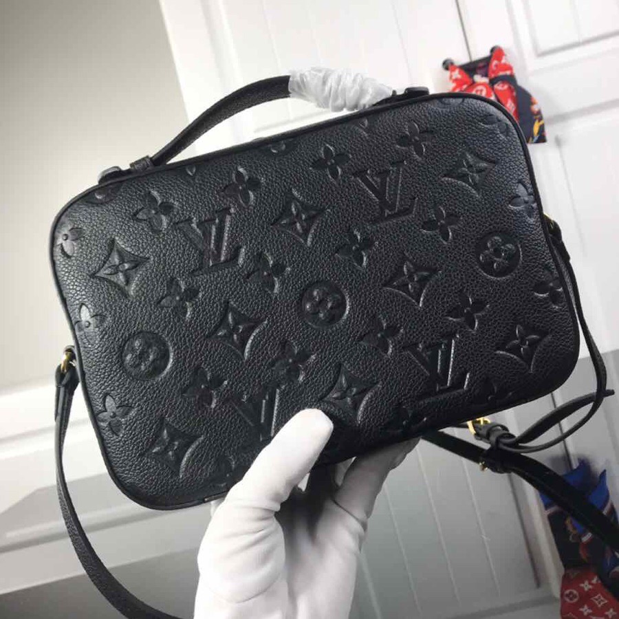 L0vis Vvtt0n Saintonge Monogram Empreinte Leather M44593