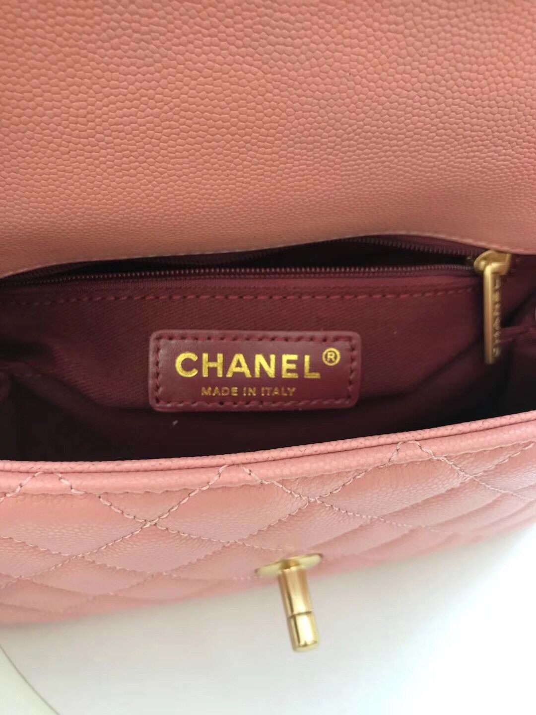 Ch**el Coco Handle Gold Caviar Pink 24 Cm