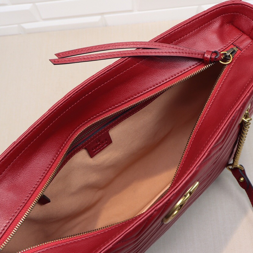 Gvc*1 GG Marmont matelassé medium tote Red 524578