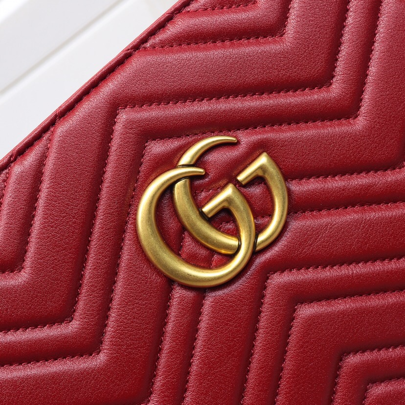 Gvc*1 GG Marmont matelassé medium tote Red 524578