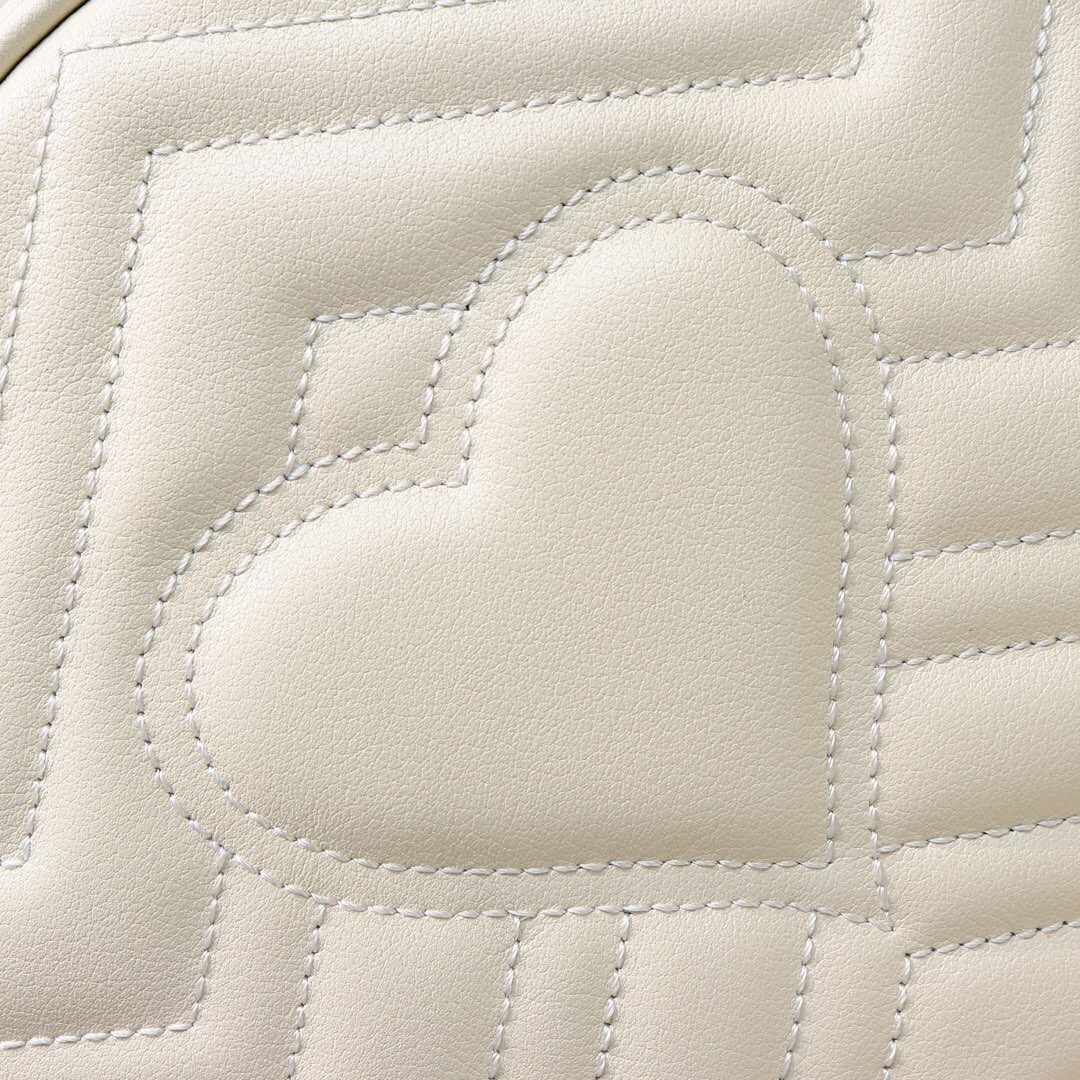 Gvc*1 GG Marmont mini round shoulder bag White 550154