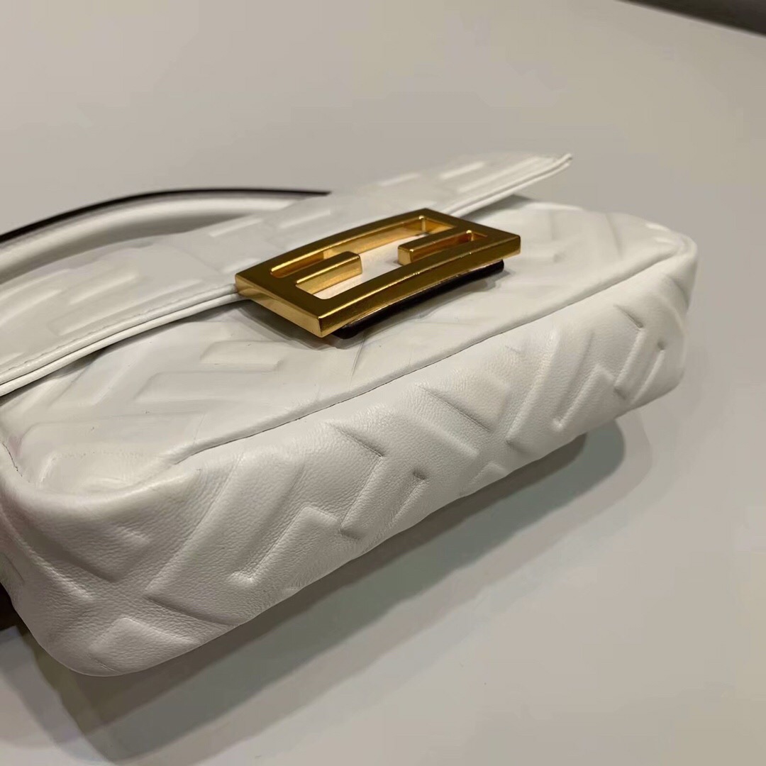 F**di Mini Baguette White 18cm