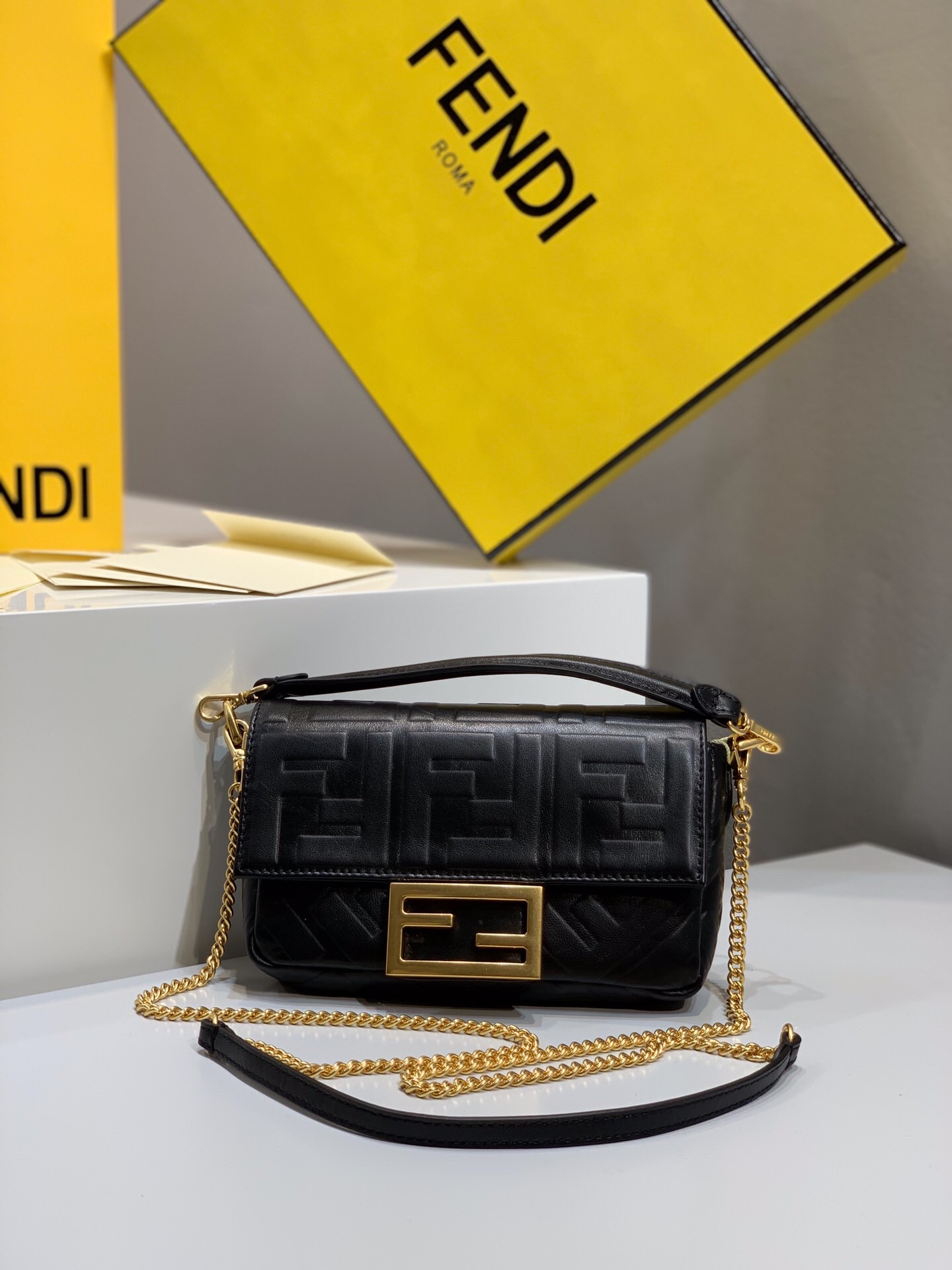 F**di Mini Baguette Black 18cm