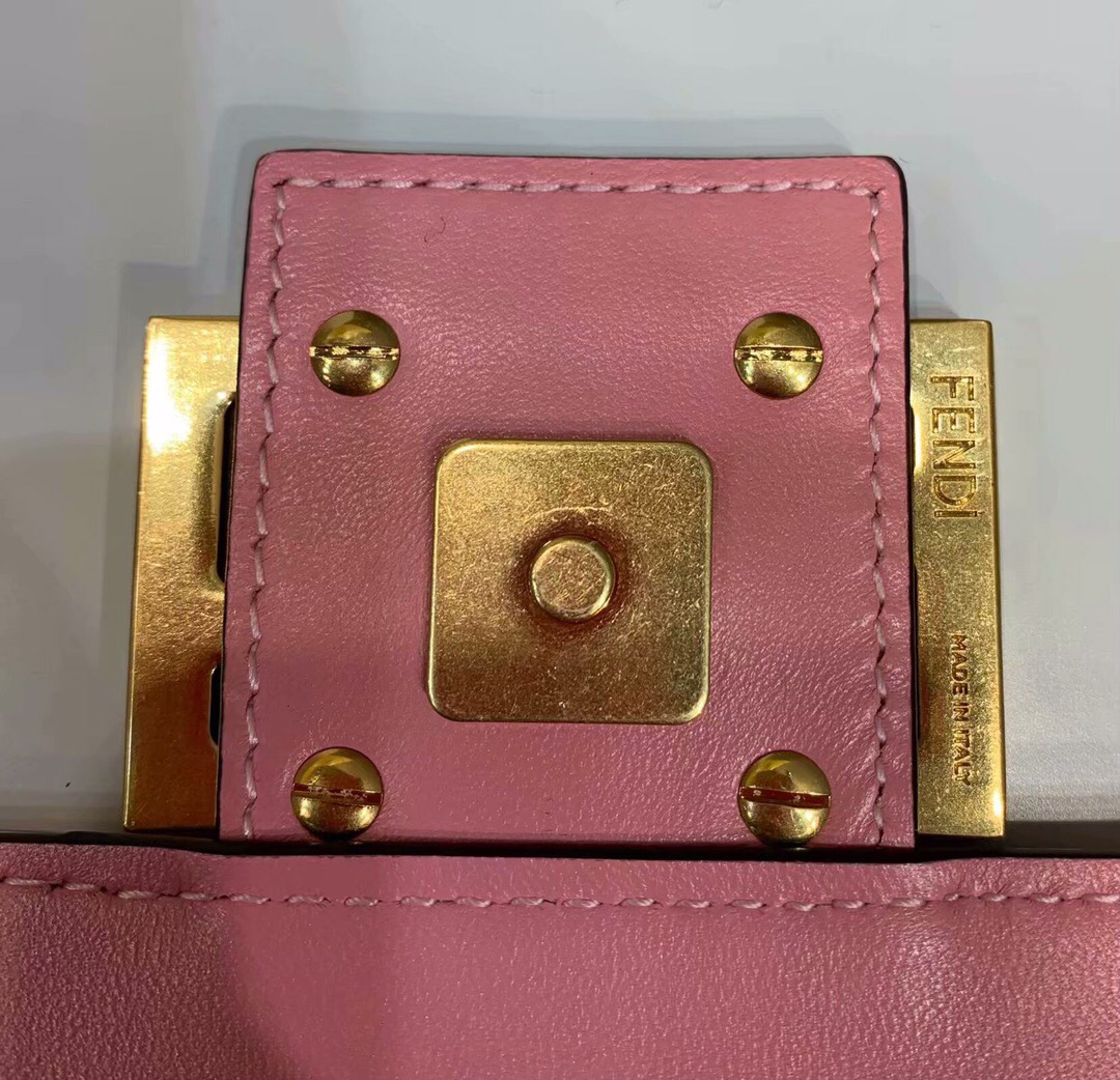 F**di Medium Baguette Pink 26cm