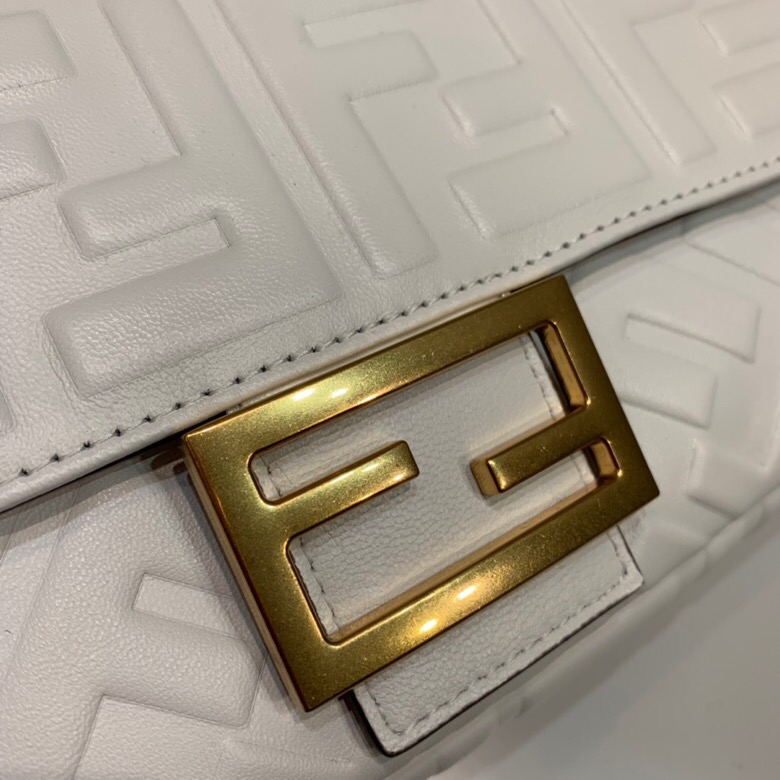 F**di Medium Baguette White 26cm