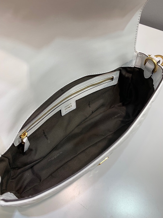 F**di Medium Baguette White 26cm