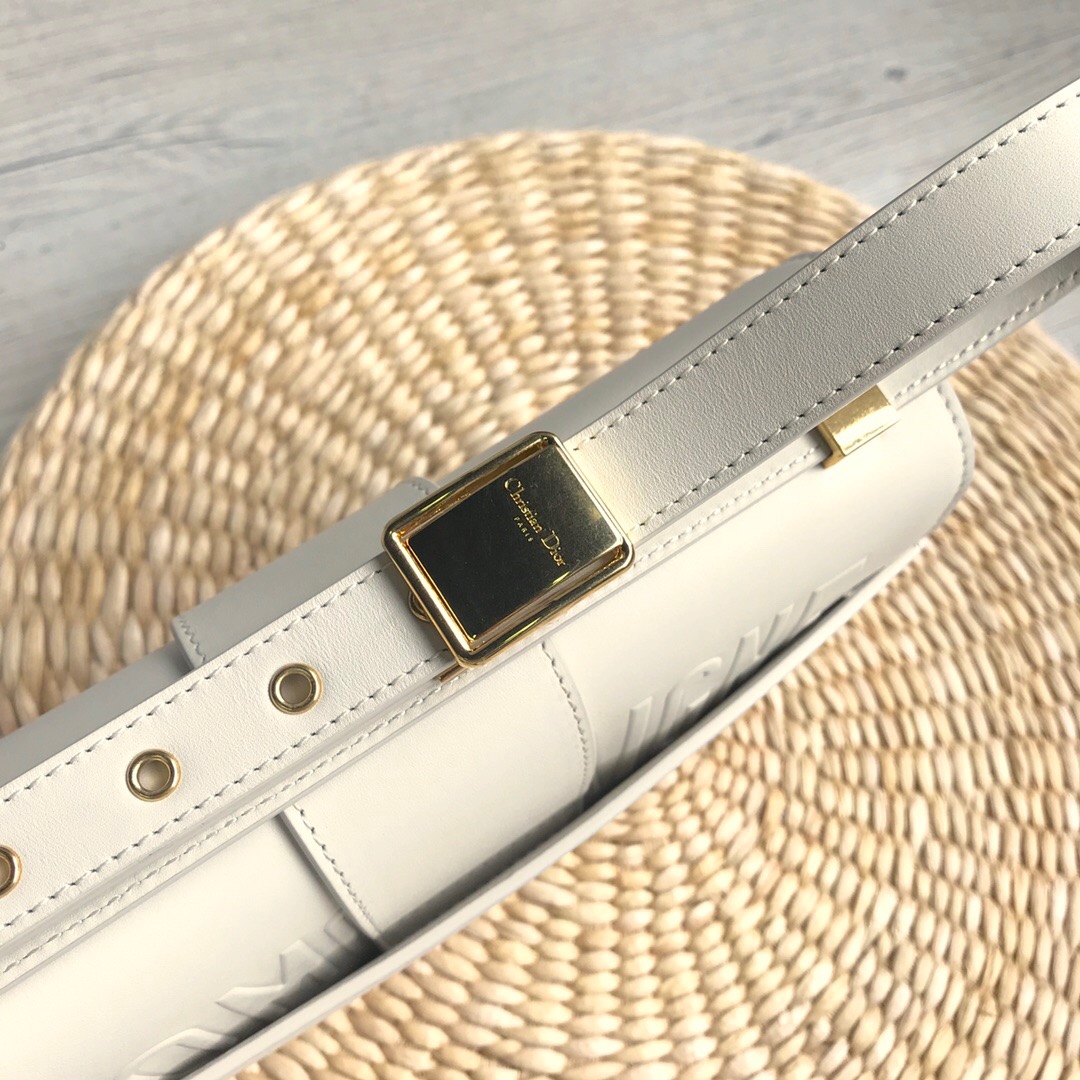 D10r Oblique Montaigne30 M9203 White