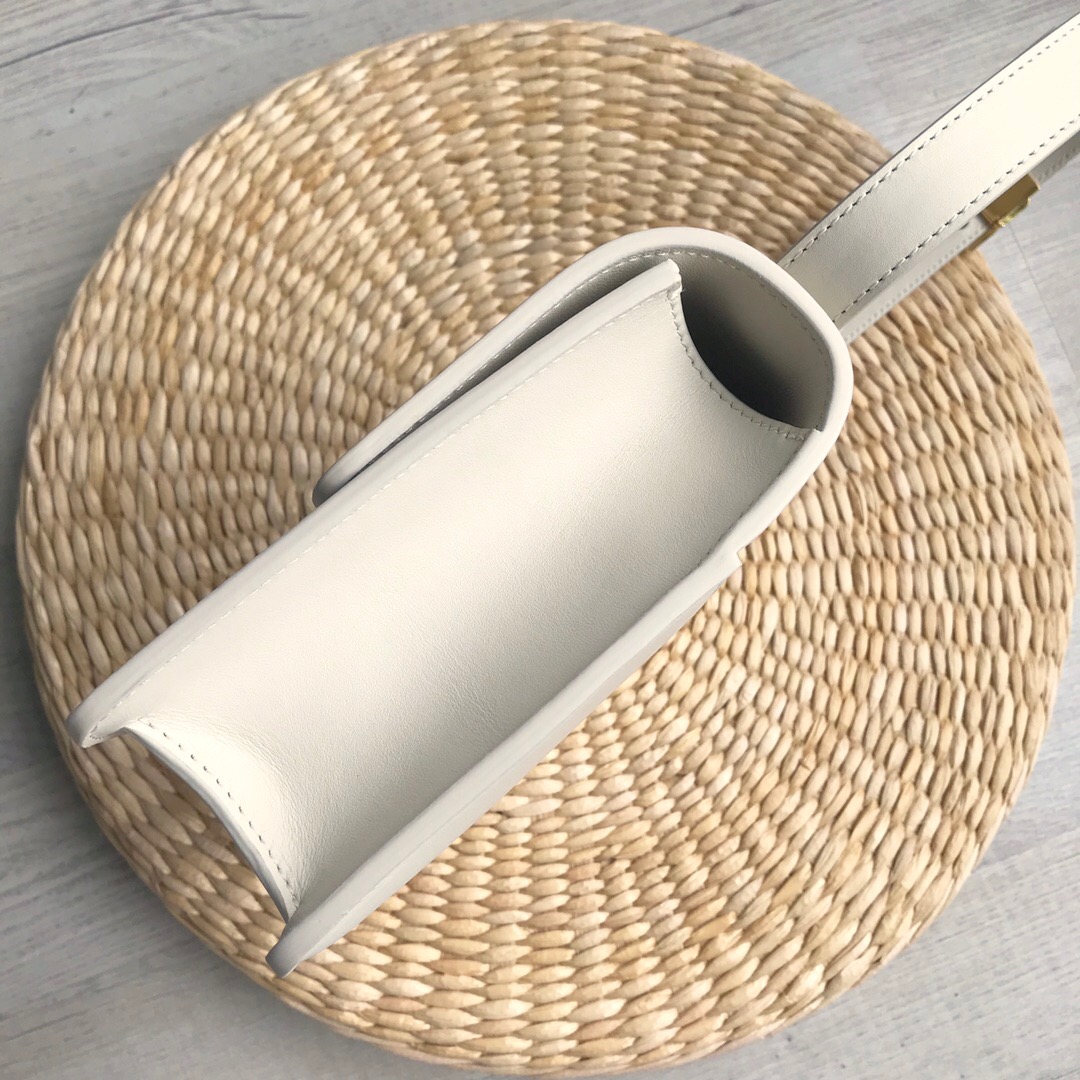 D10r Oblique Montaigne30 M9203 White