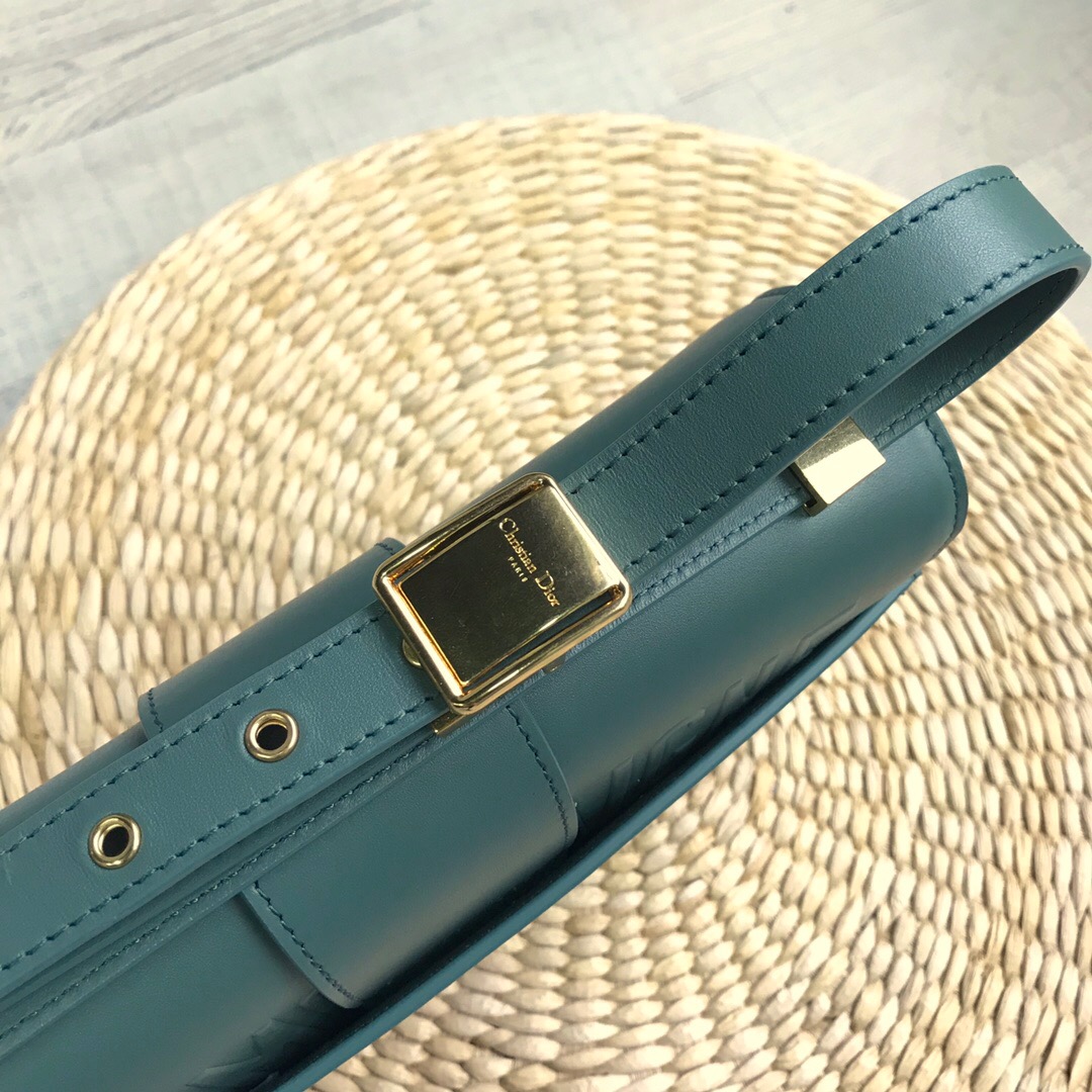D10r Oblique Montaigne30 M9203 Green