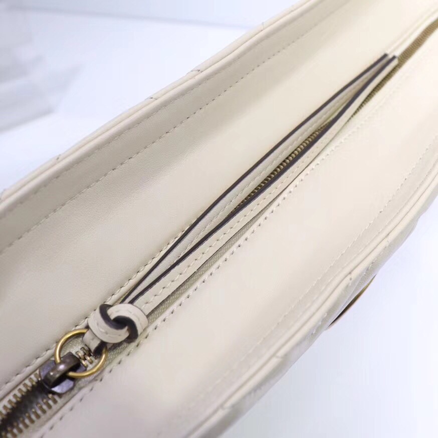 Gvc*1 GG Marmont Matelassé Medium Tote White 524578
