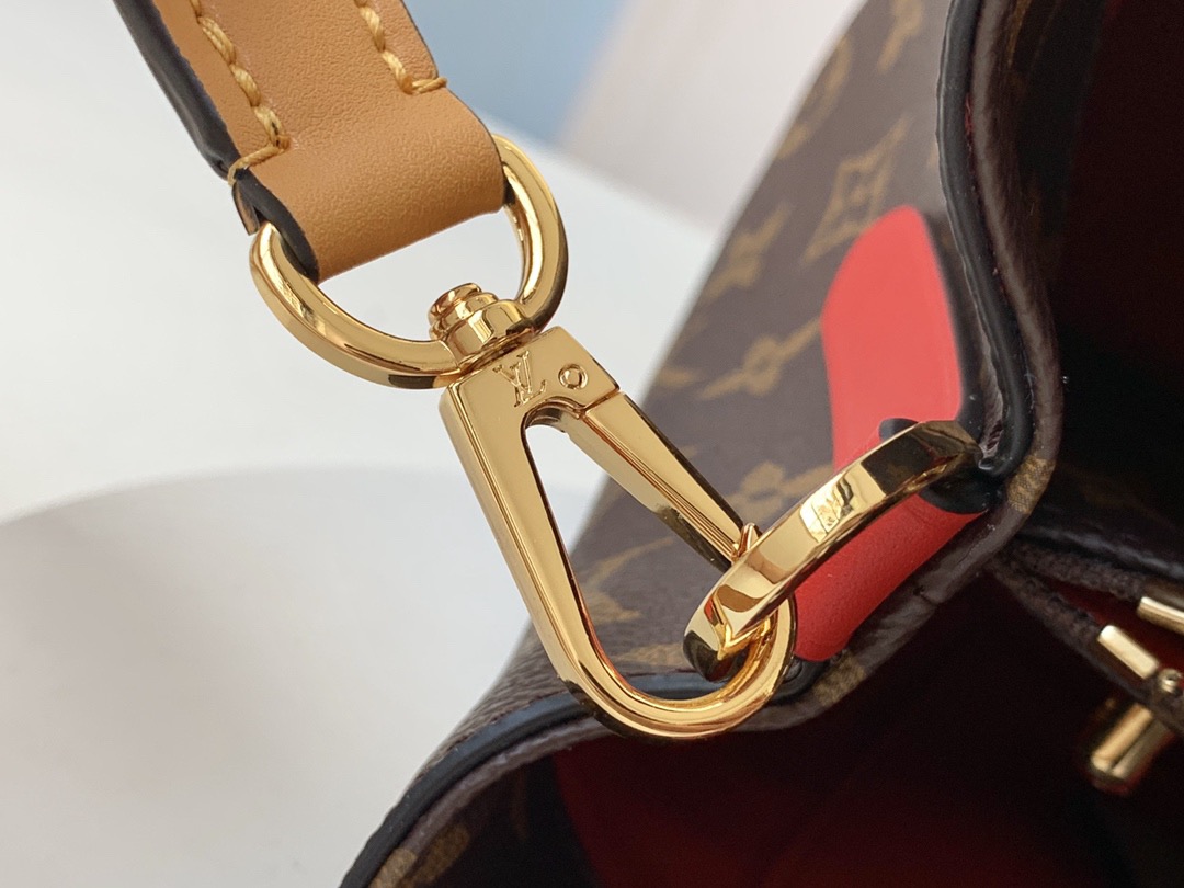LV M44672 Montaigne MM Monogram 33cm