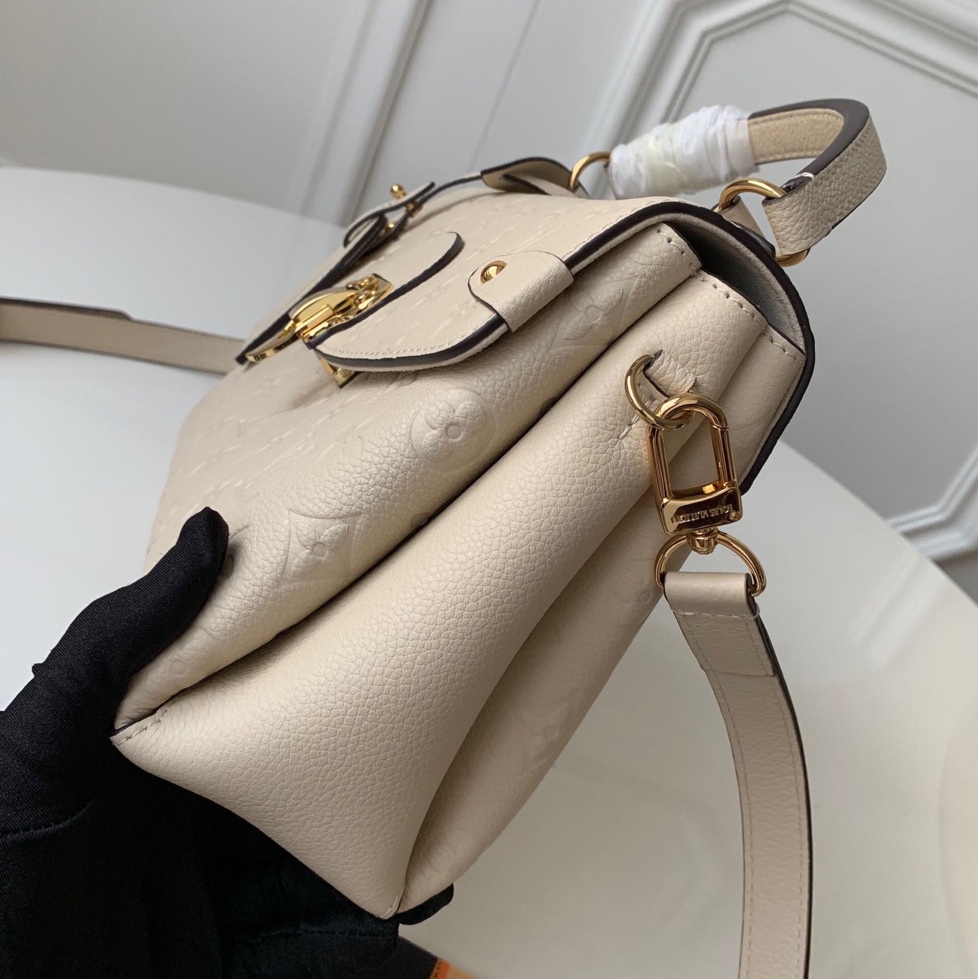 L0vis Vvtt0n Georges BB M53943 White