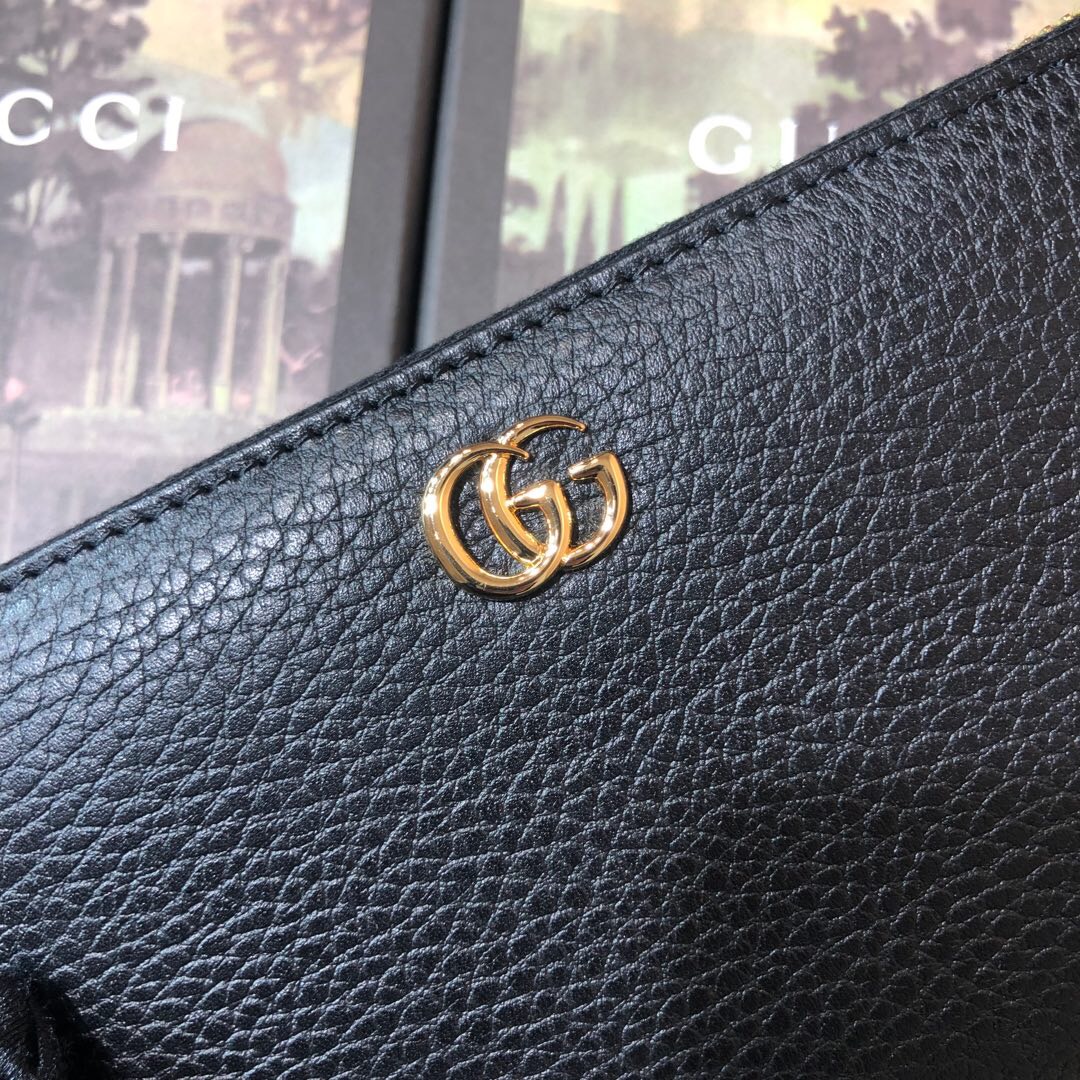 Gvc*1 Leather zip around wallet Black