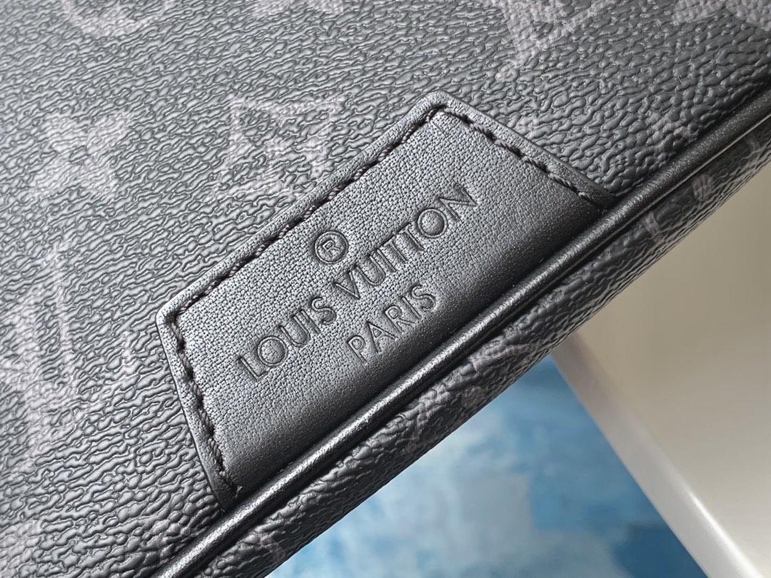 LV M44336 DISCOVERY BUMBAG