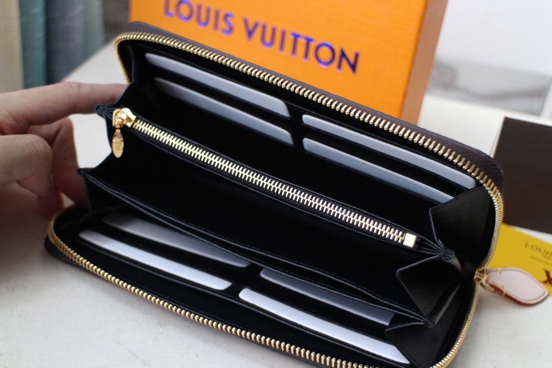 LV Zippy Wallet Small Leather M67687