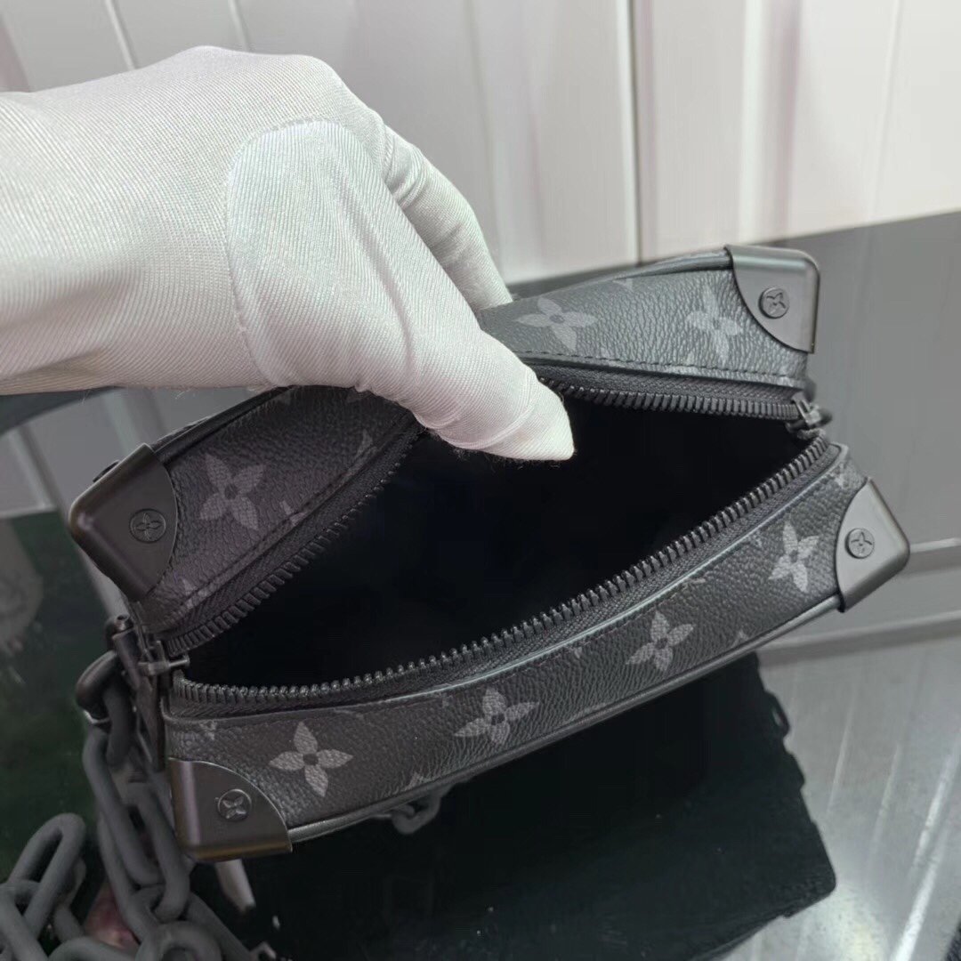L0vis Vvtt0n Soft Trunk Monogram