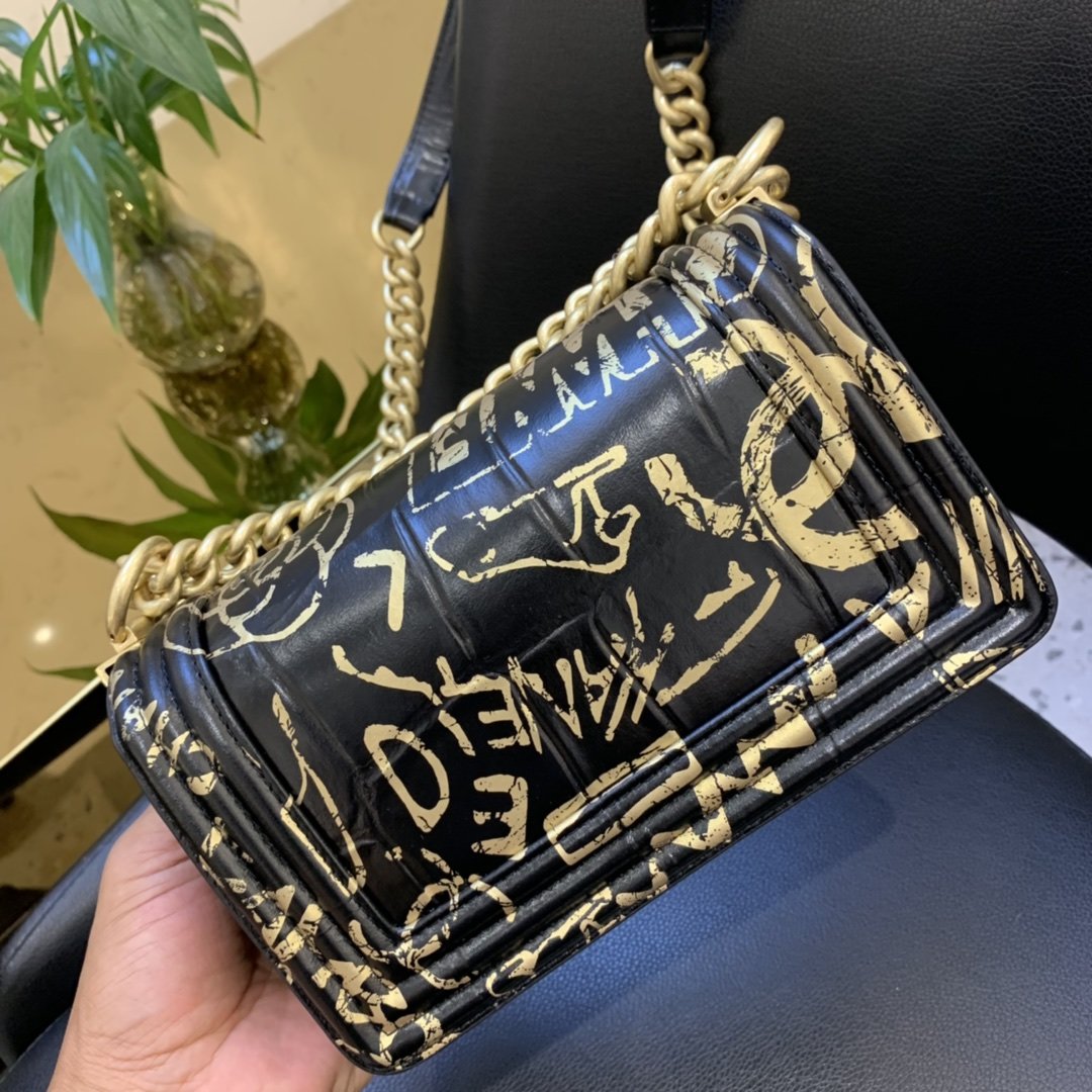 Ch**el 2019 autumn new graffiti bag 20cm