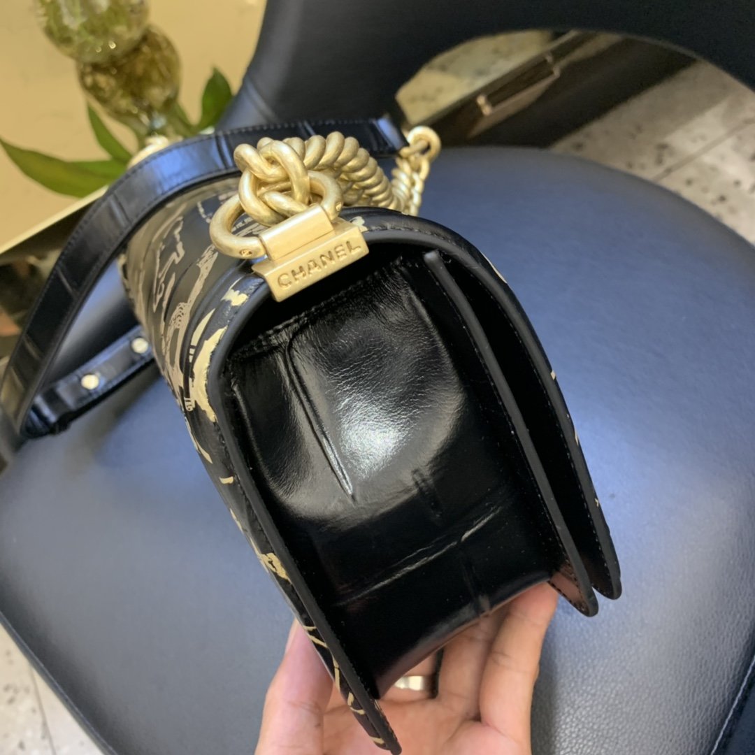 Ch**el 2019 autumn new graffiti bag 25cm