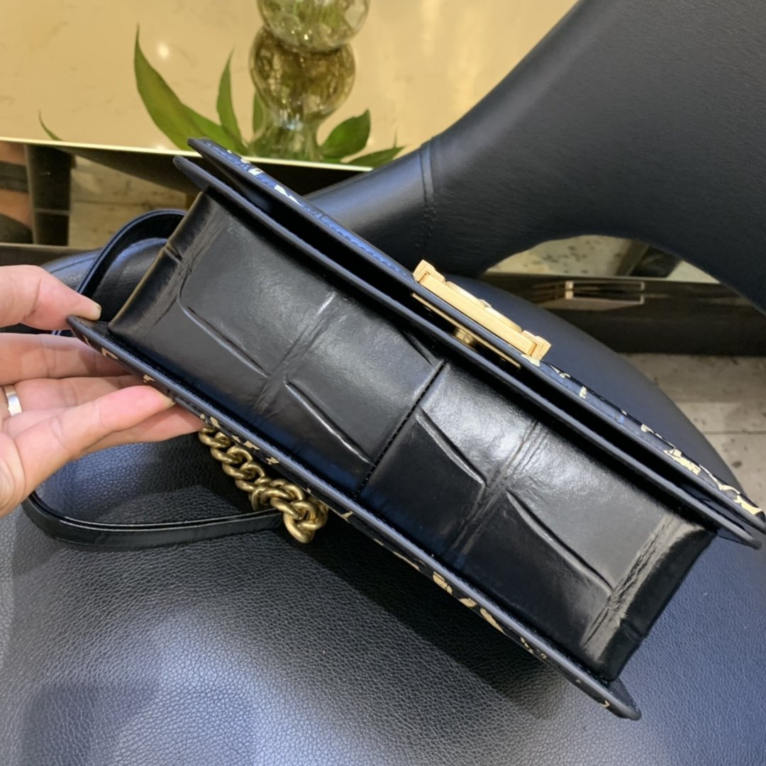 Ch**el 2019 autumn new graffiti bag 25cm