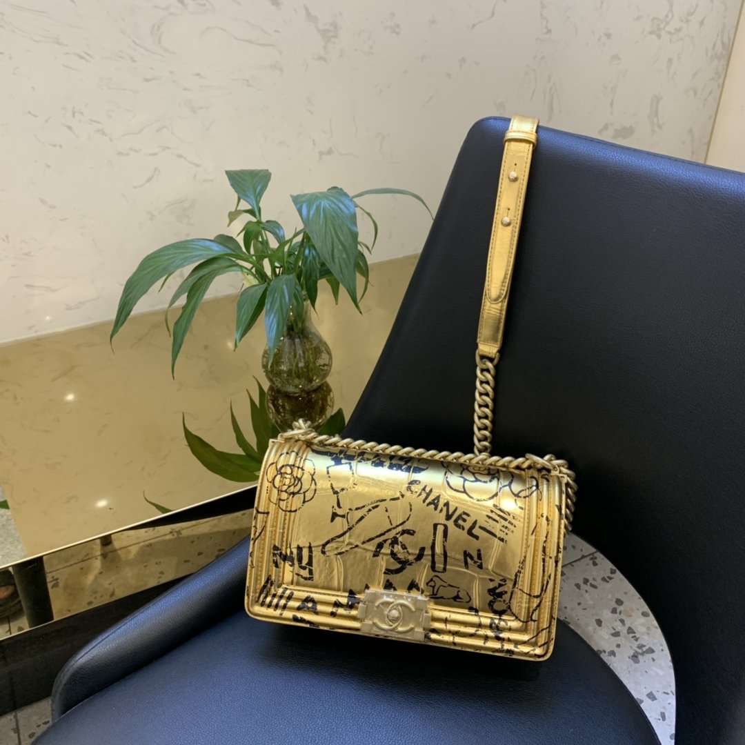 Ch**el 2019 autumn graffiti bag 25cm