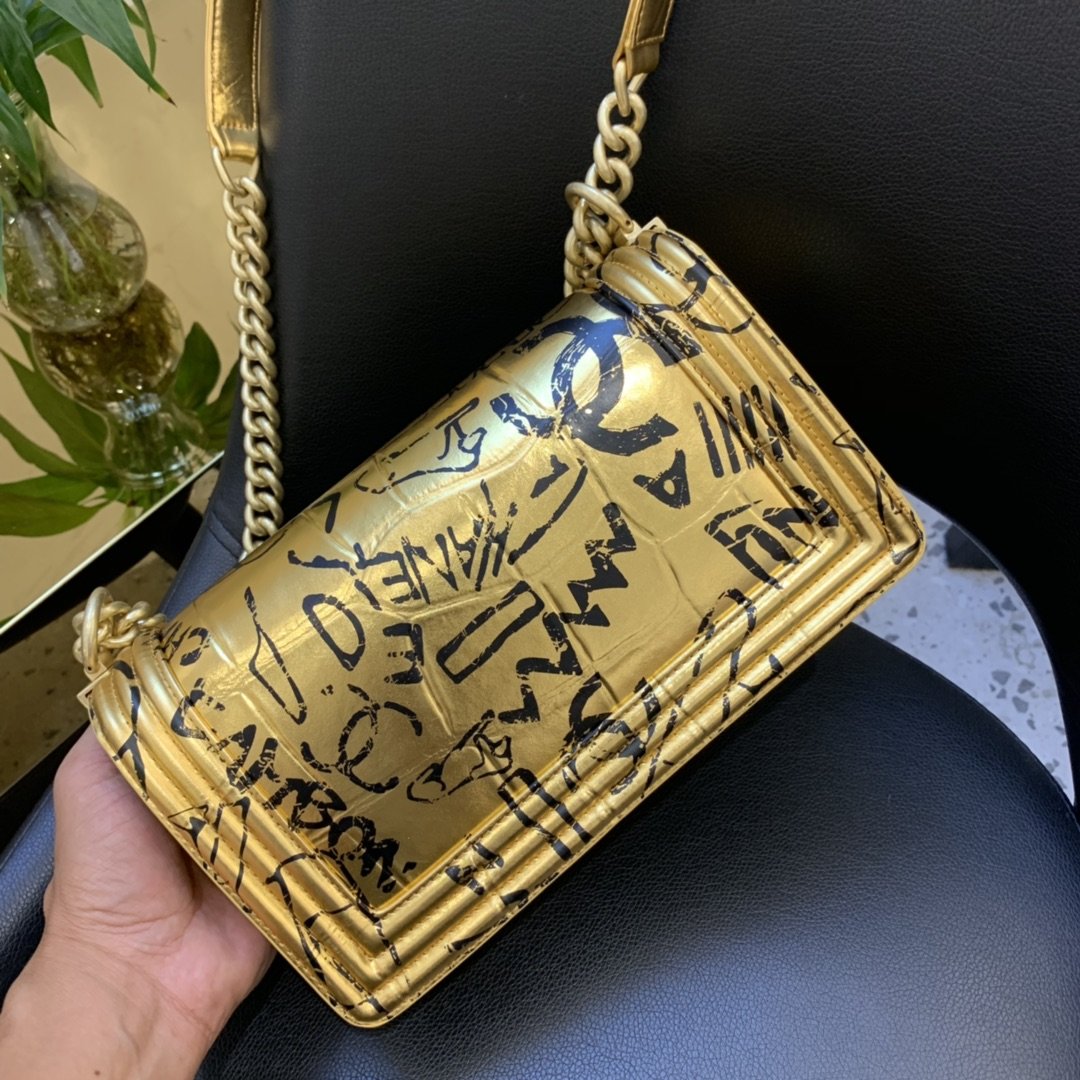 Ch**el 2019 autumn graffiti bag 25cm