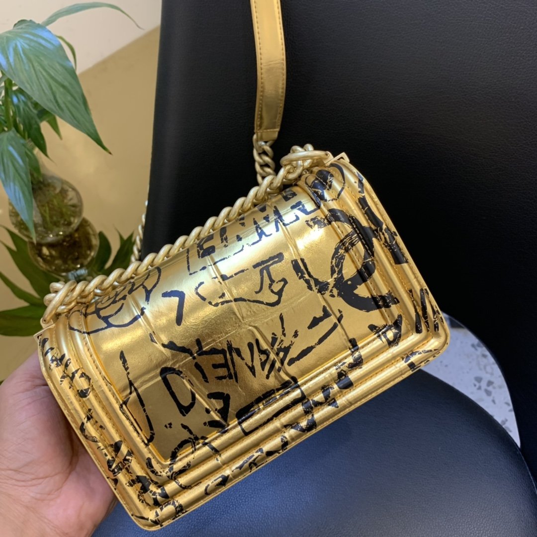 Ch**el 2019 autumn graffiti bag 20cm