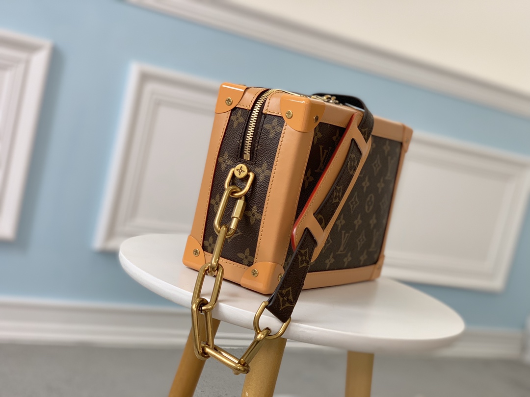 LV m44478 SOFT TRUNK bag