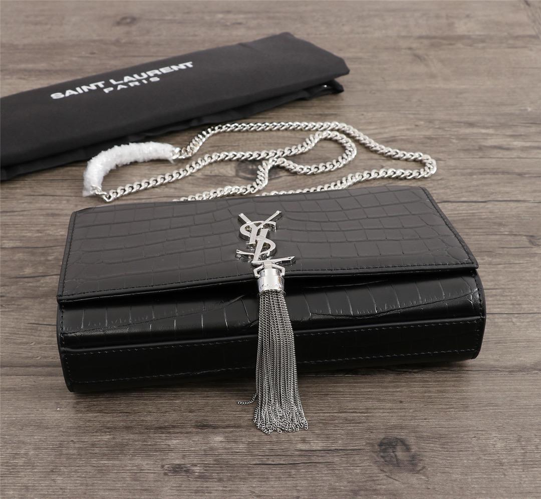 Y51 Crocodile embossed cowhide Chain shoulder bag Black