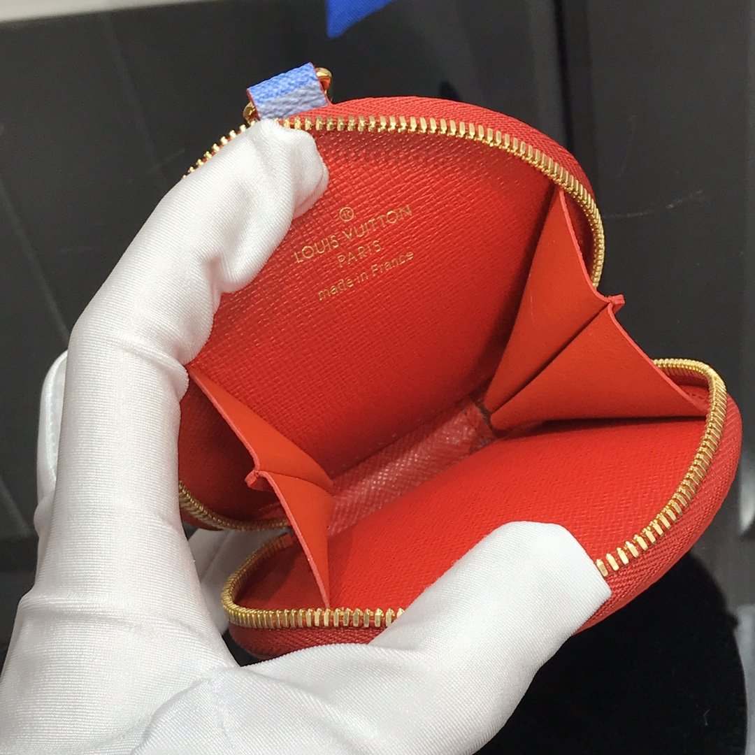 LV Pochette Favorite Monogram bag M44823