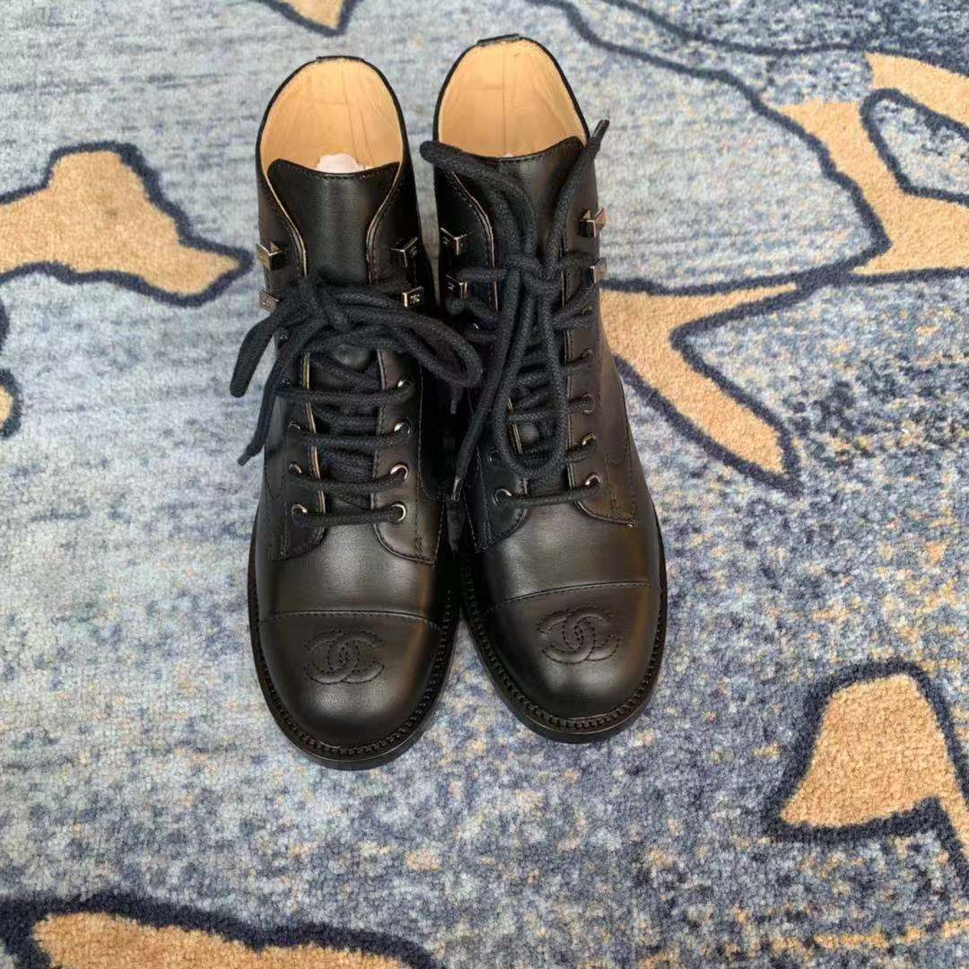 Ch**el boots