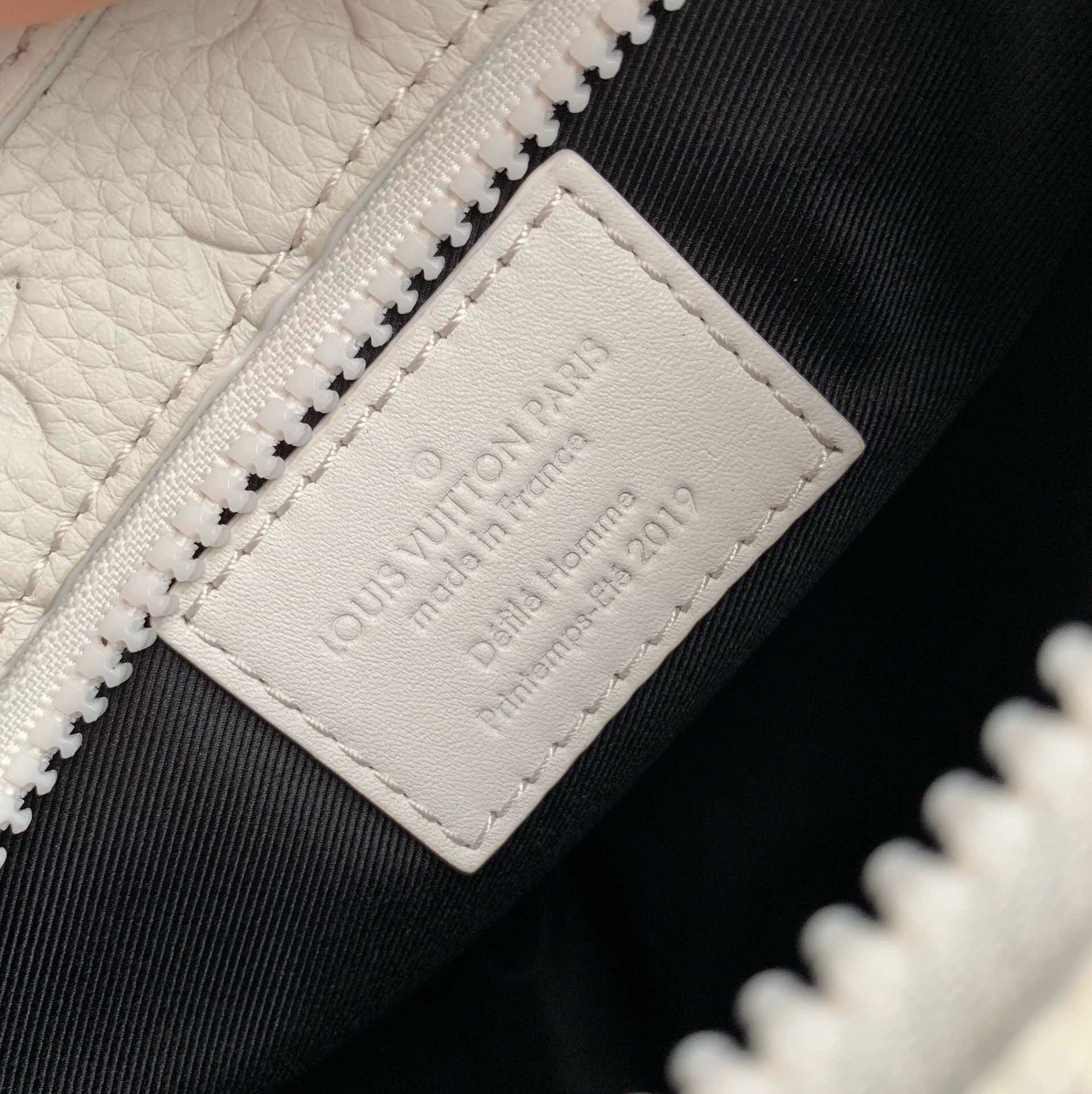 L0vis Vvtt0n M44478 MONOGRAM SOFT TRUNK WHITE