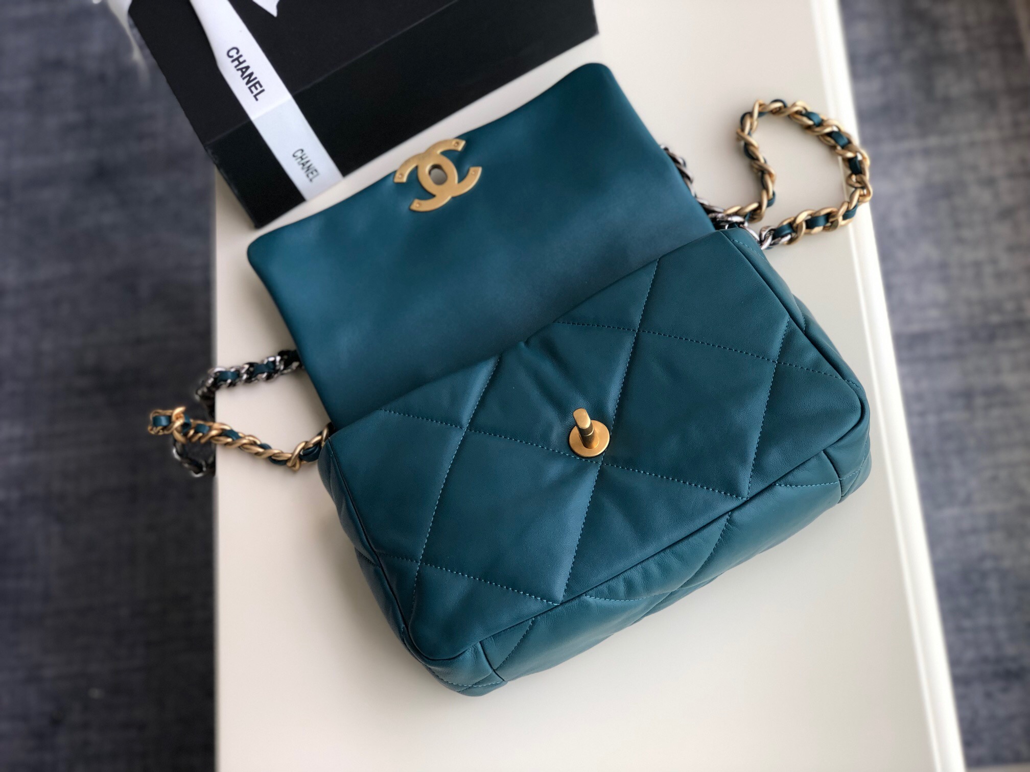 Ch**el 2019 New bag 26cm