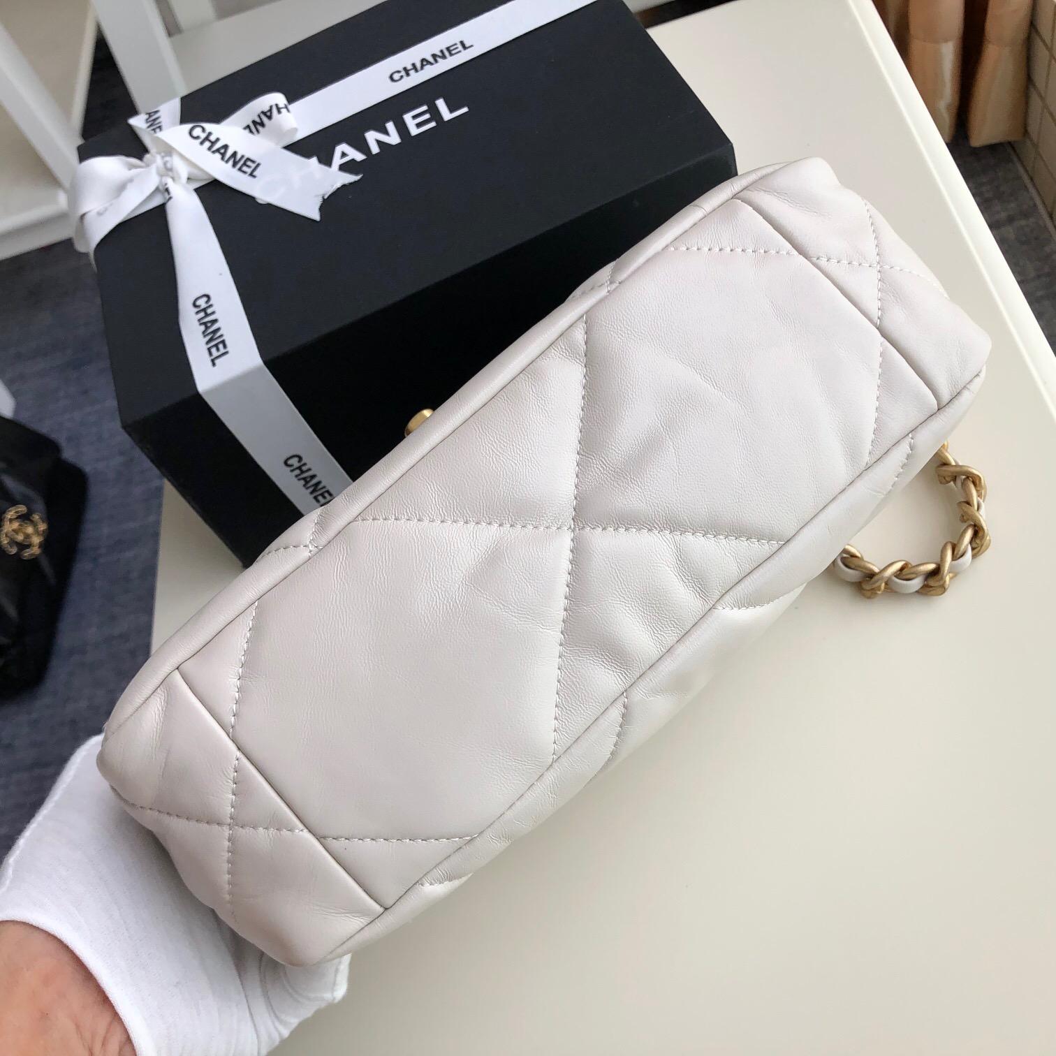 Ch**el 2019 New bag 26cm White