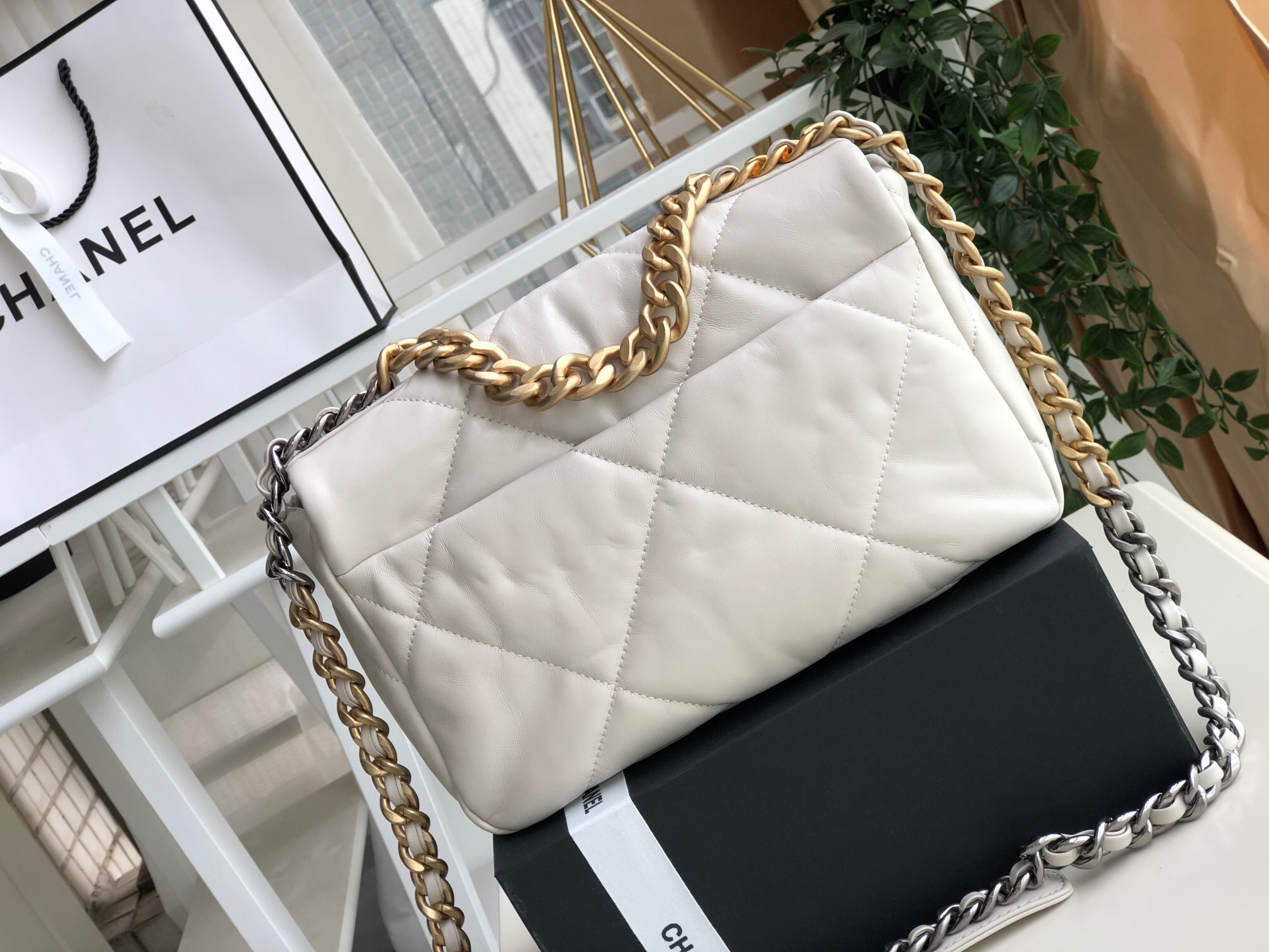 Ch**el 2019 New bag 26cm White