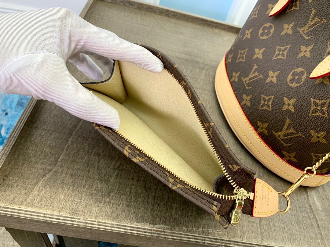 LV M41994 Retro bucket bag