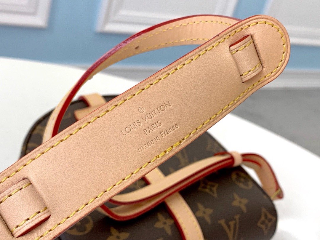 LV M45443 Retro saddle bag