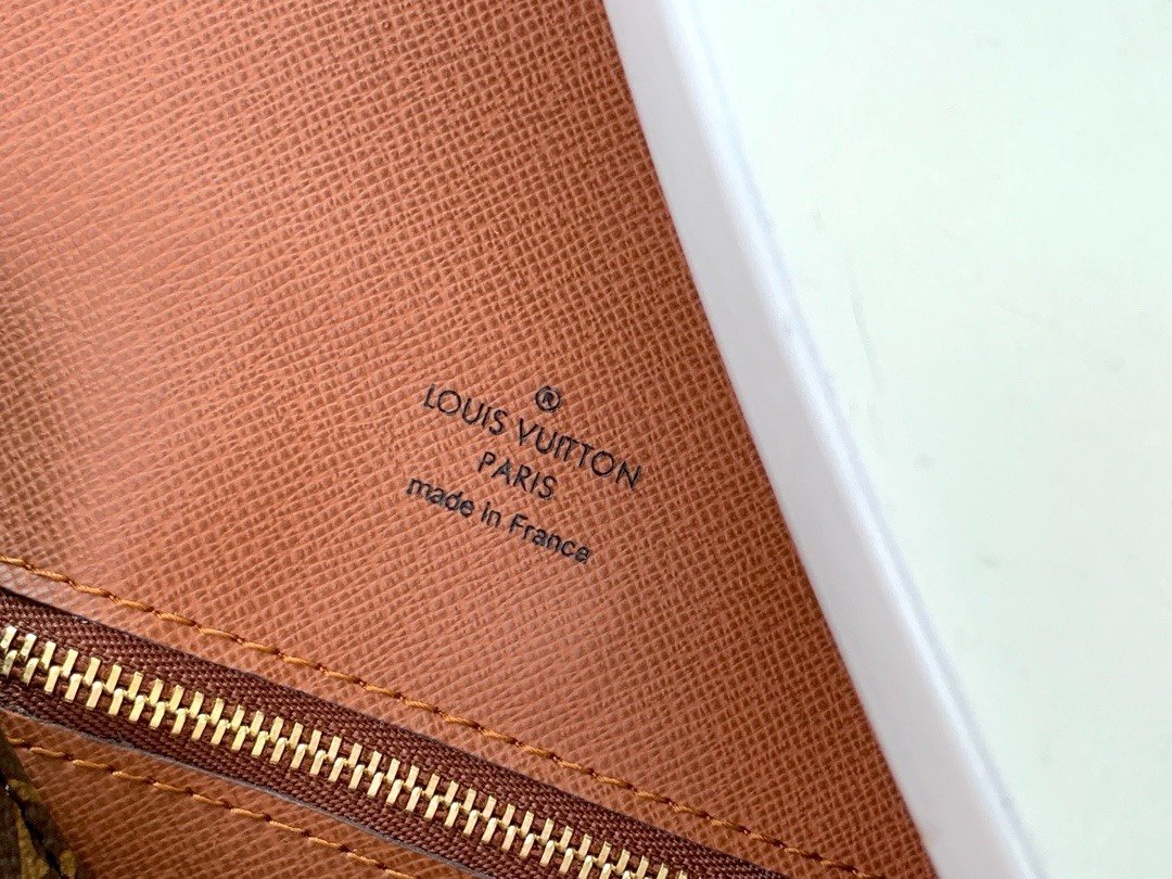 LV M45443 Retro saddle bag