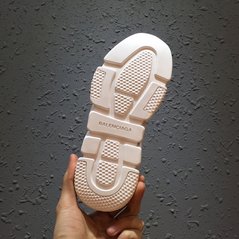 Ba1en*iaga Shoes 02