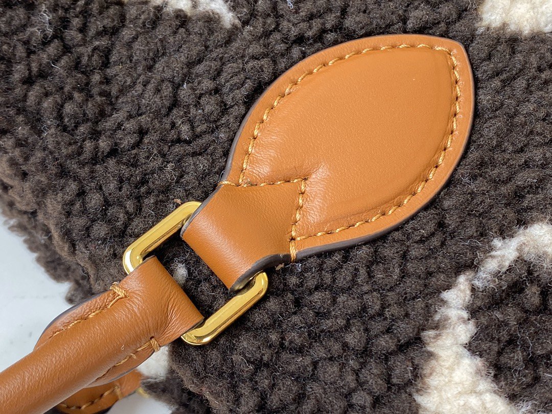 L0vis Vvtt0n ONTHEGO Teddy Monogram M55420
