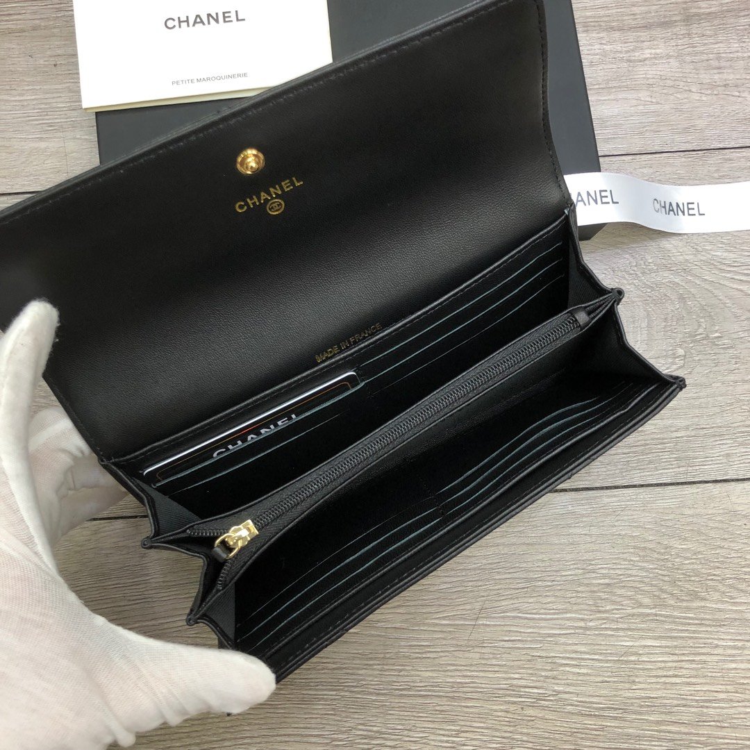 Ch**el Wallet Black
