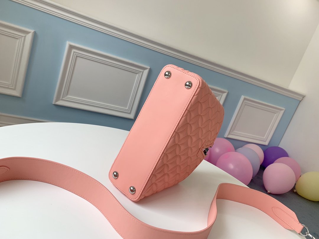 LV Capucines Small handbag M55534