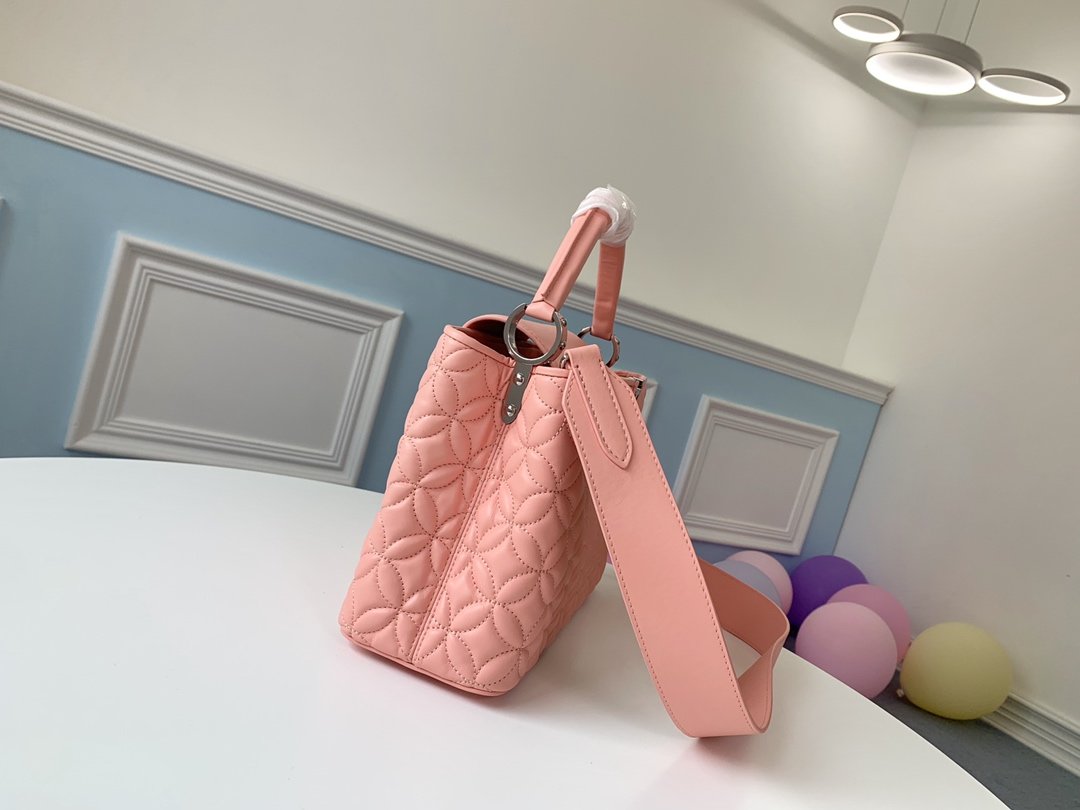 LV Capucines handbag M55534 31CM