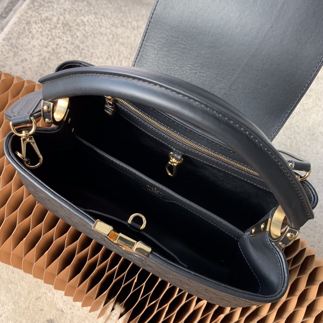LV Capucines Monogram handbag 31CM Black